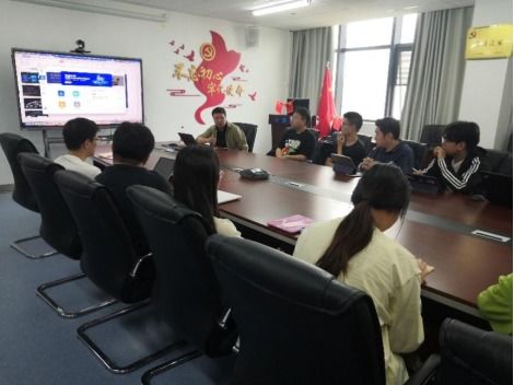 軟件工程系“企業(yè)專家進(jìn)課堂”系列活動(dòng) 聚焦工業(yè)智能產(chǎn)品的研發(fā)與應(yīng)用軟件探究